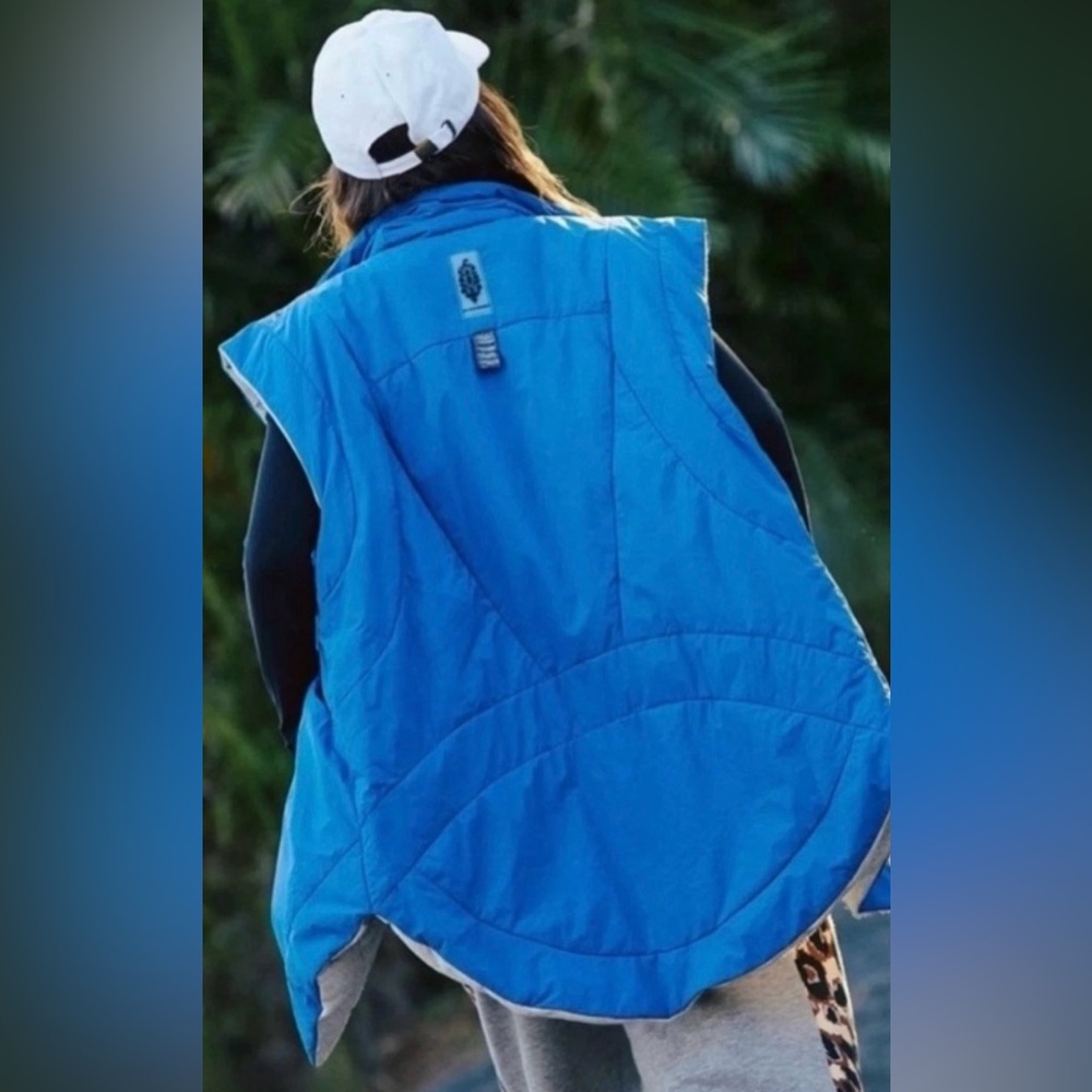 NWT Free People Movement Slalom Vest
Stellar Blue
Large